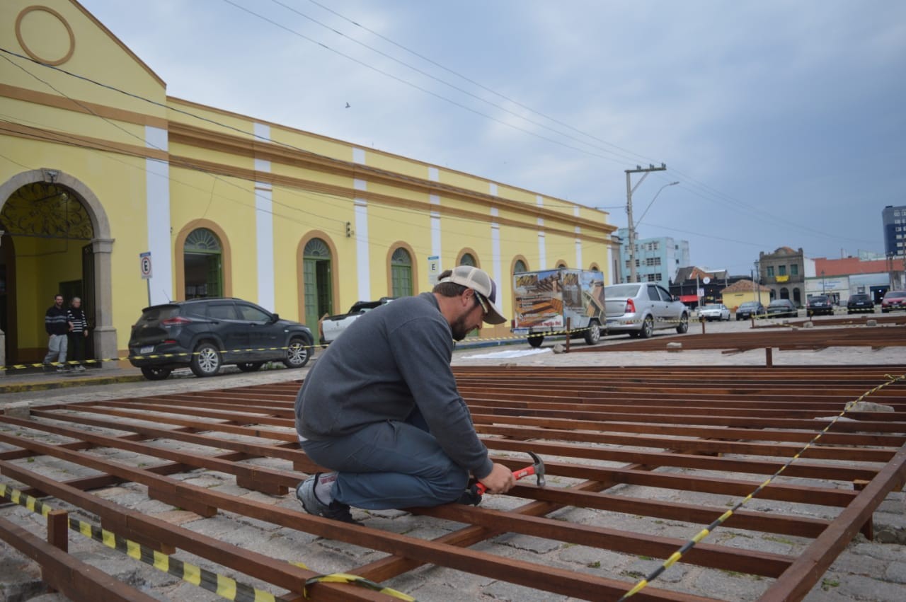 Novo prazo: decks do Mercado Público devem ficar prontos em outubro
