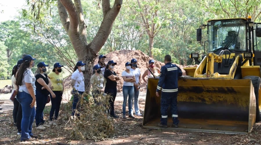 Curso de operadora de pá carregadeira está com 32 vagas abertas para mulheres 