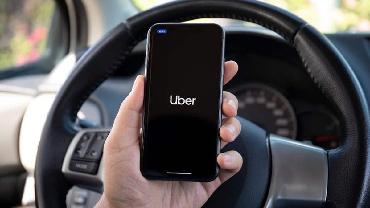 Uber é condenada a pagar R$ 1 bilhão e contratar todos os motoristas no Brasil