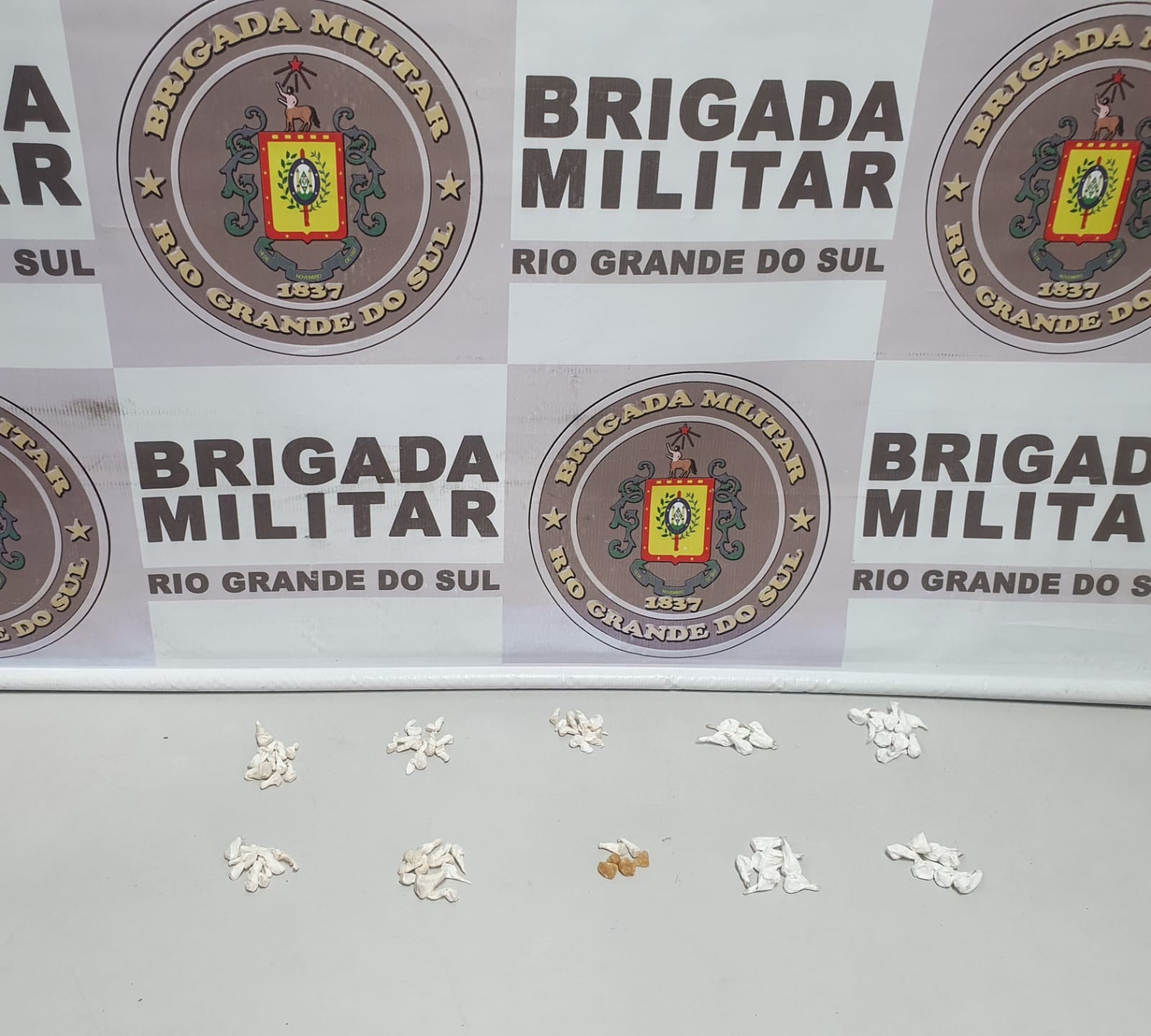 Homem é preso por tráfico de drogas no bairro Bosque, em Rio Grande