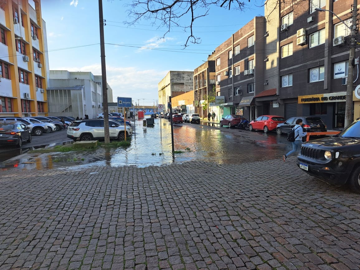 Nível da lagoa volta a subir e causa novas interrupções de vias
