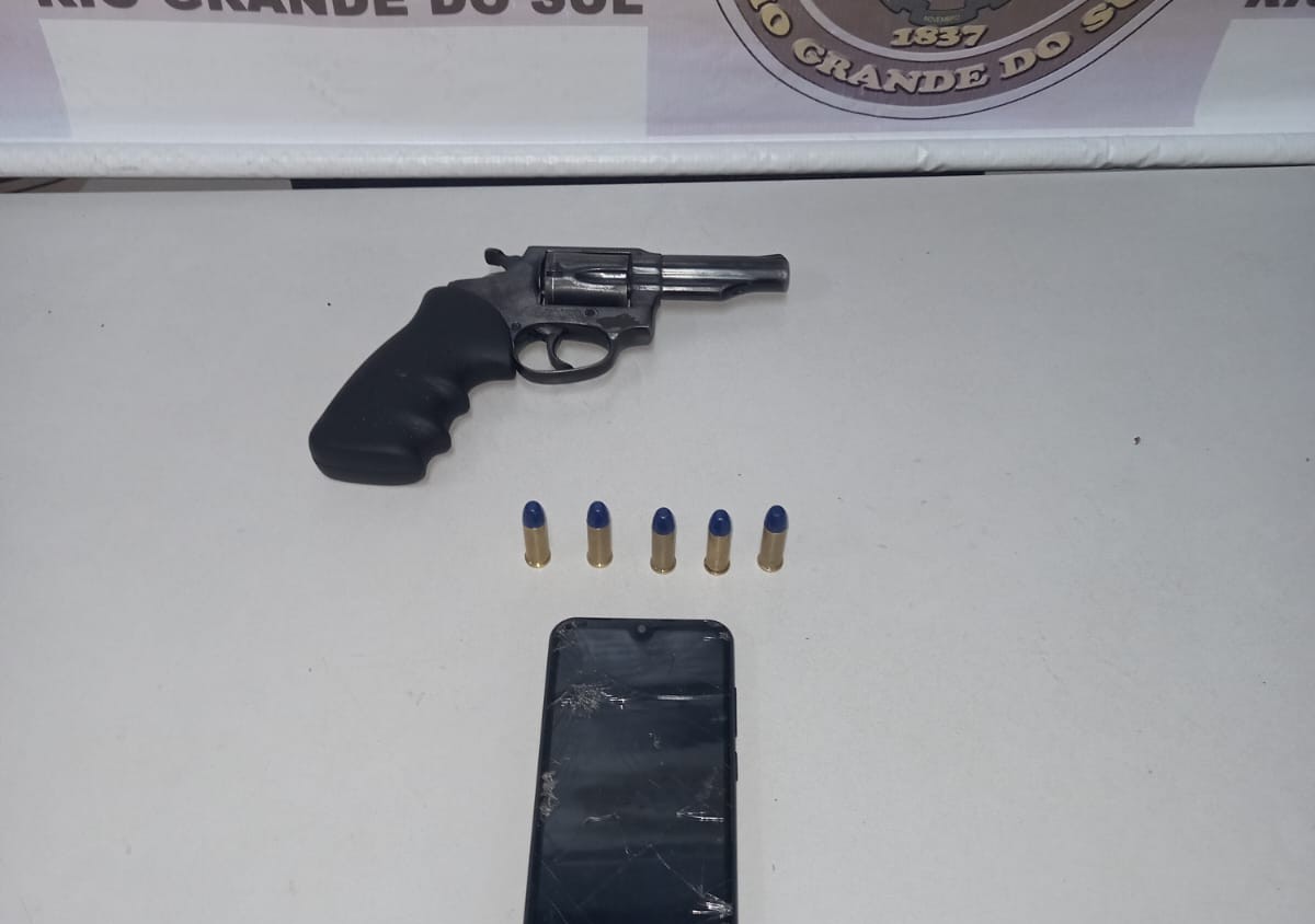 BM prende homem por porte ilegal de arma de fogo no bairro Castelo Branco
