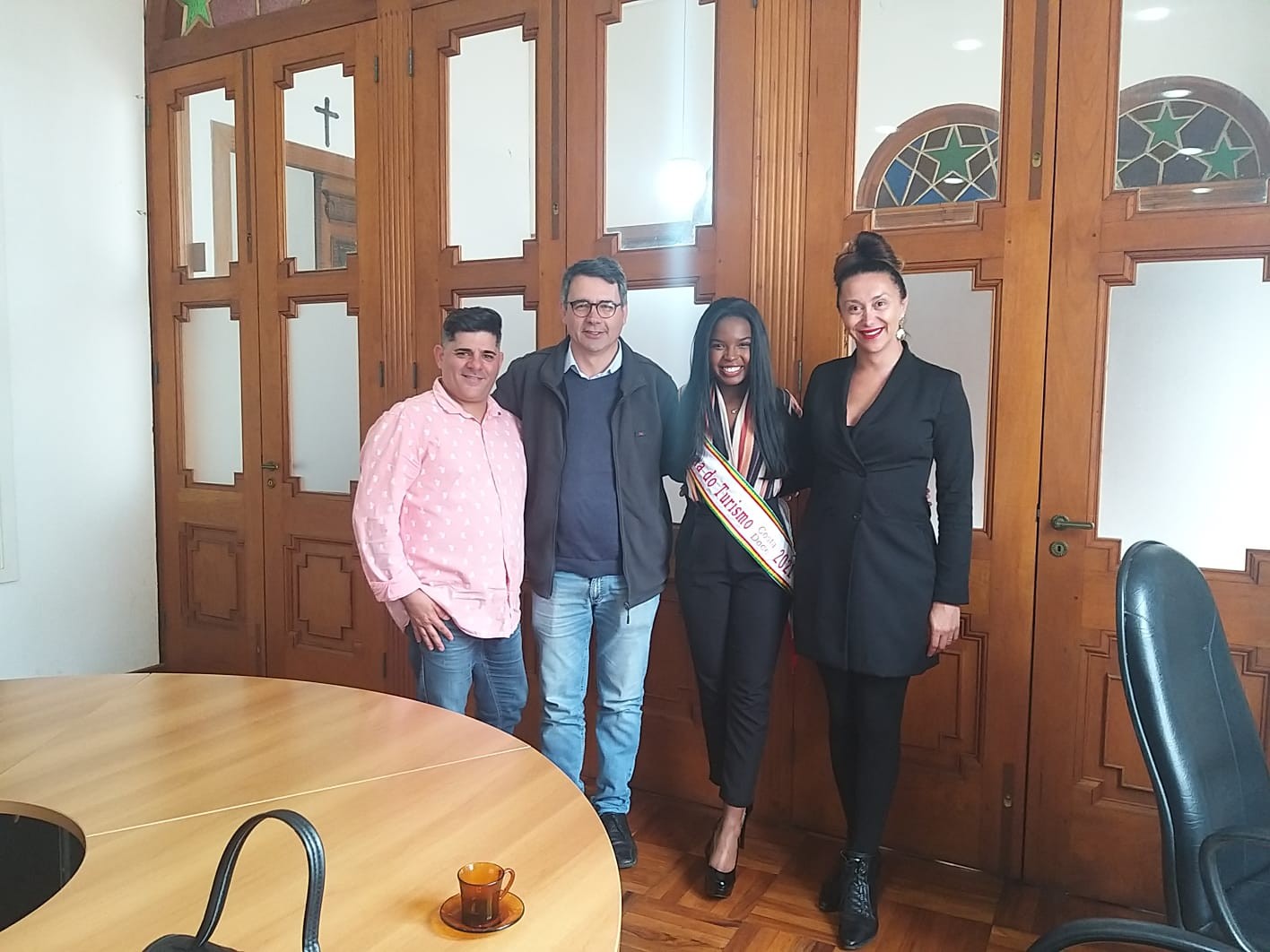 Prefeito recebe visita de representante da Costa Doce do concurso Soberana do Turismo do RS