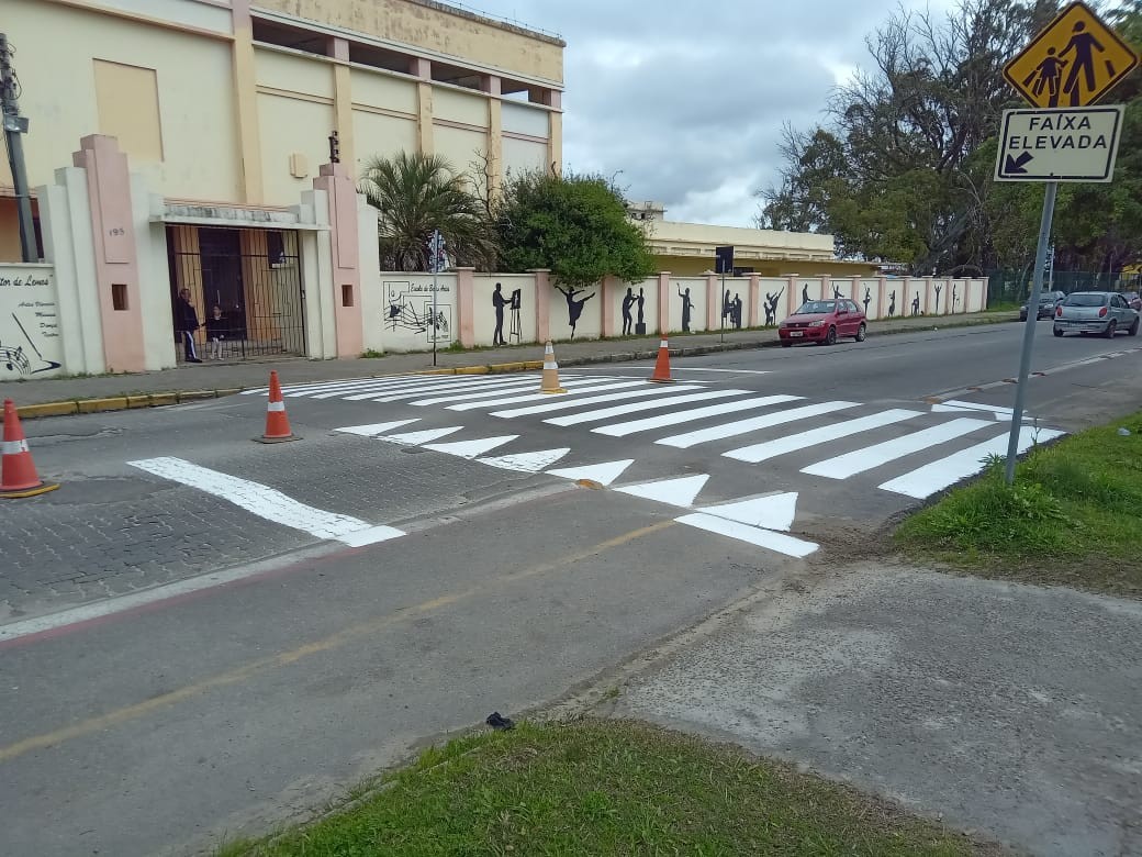 Prefeitura do Rio Grande investe na melhoria da sinalização de trânsito na busca por segurança urbana