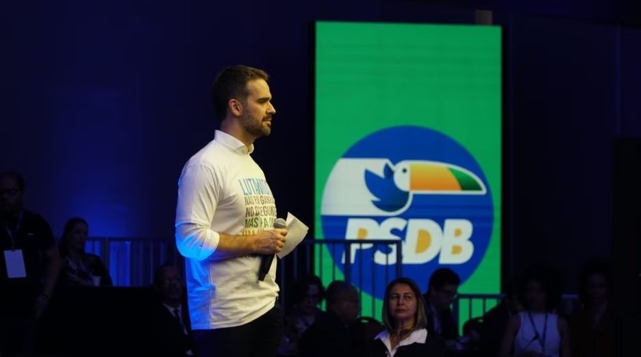 Juíza rejeita recursos em ação que anulou mandato de Eduardo Leite como presidente do PSDB