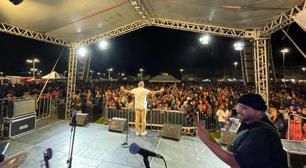 Aniversário da Mais Ouvida movimentou a Praça Saraiva no último domingo (15)