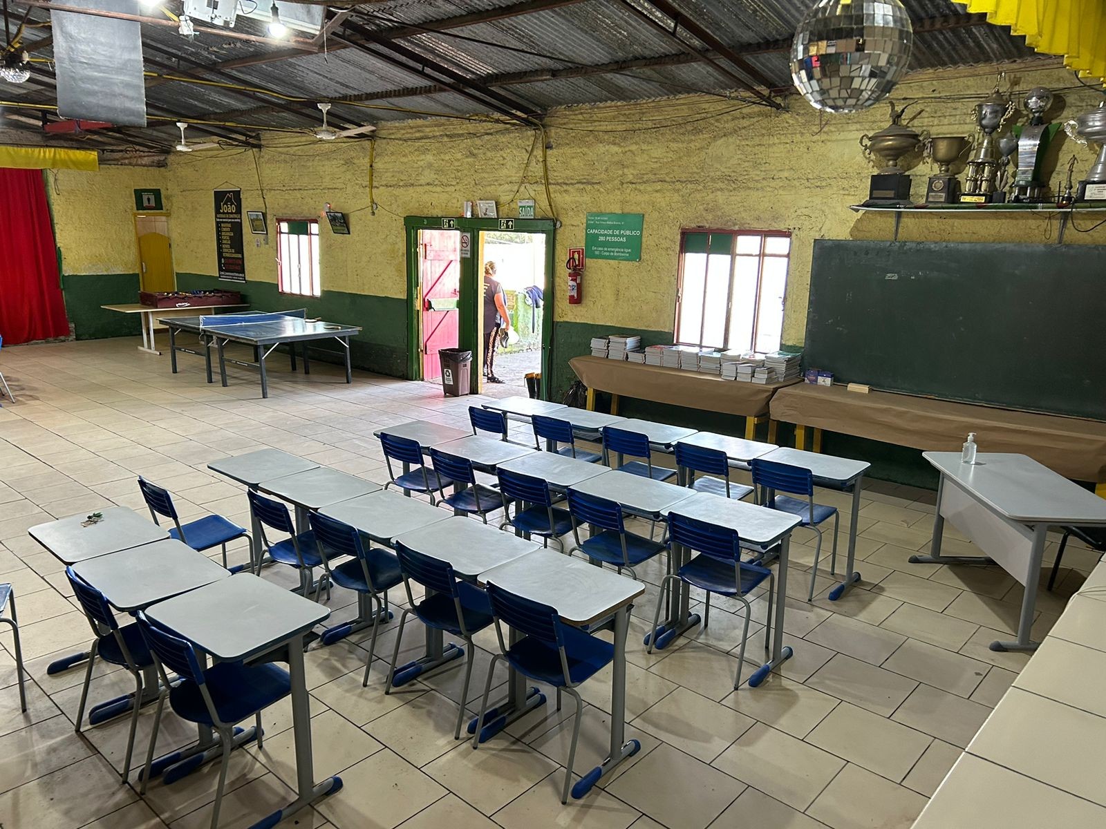 Aulas são retomadas na Ilha da Torotama em instalação temporária