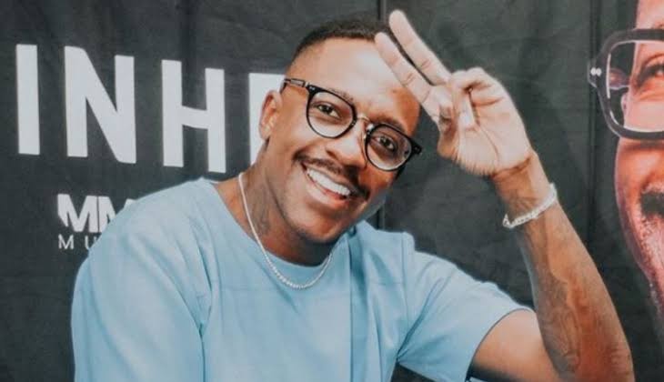 Com fortes dores na coluna, cantor Mumuzinho adia show que seria realizado em Rio Grande neste sábado (21)