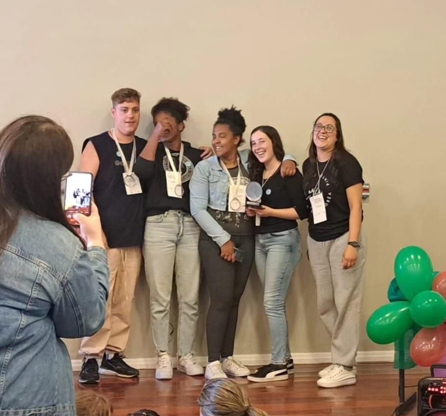 Alunos da EEEM Loréa Pinto são premiados em Feira de Ciências da Furg