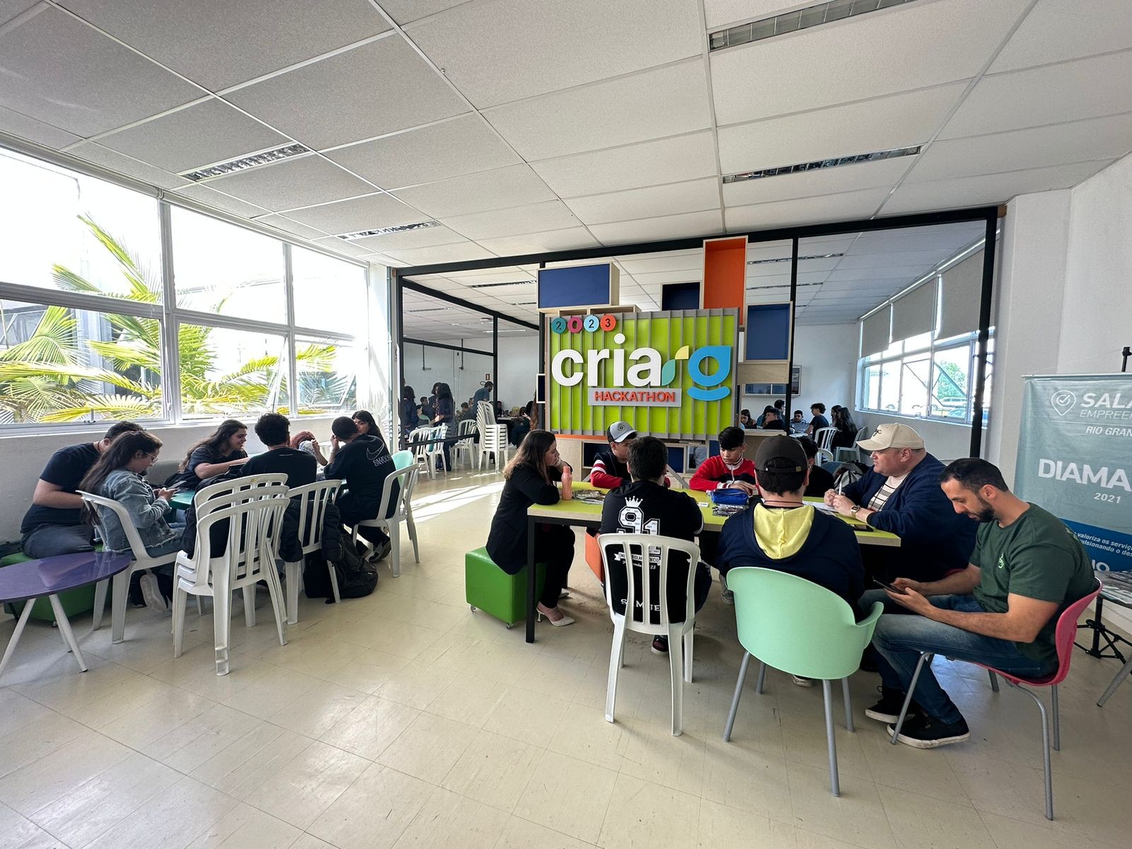 CoCriaRg promove atividades de capacitação para os participantes do Hackathon