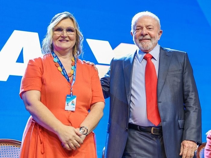 Lula demite presidente da Caixa e anuncia substituto