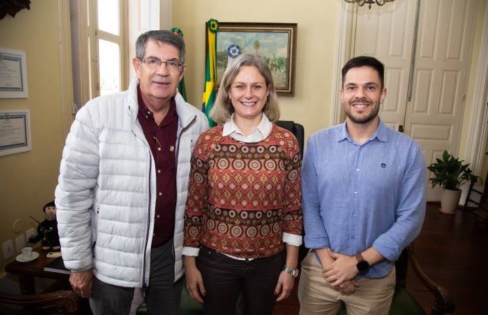 Prefeita de Pelotas anuncia mudanças no primeiro escalão do Município