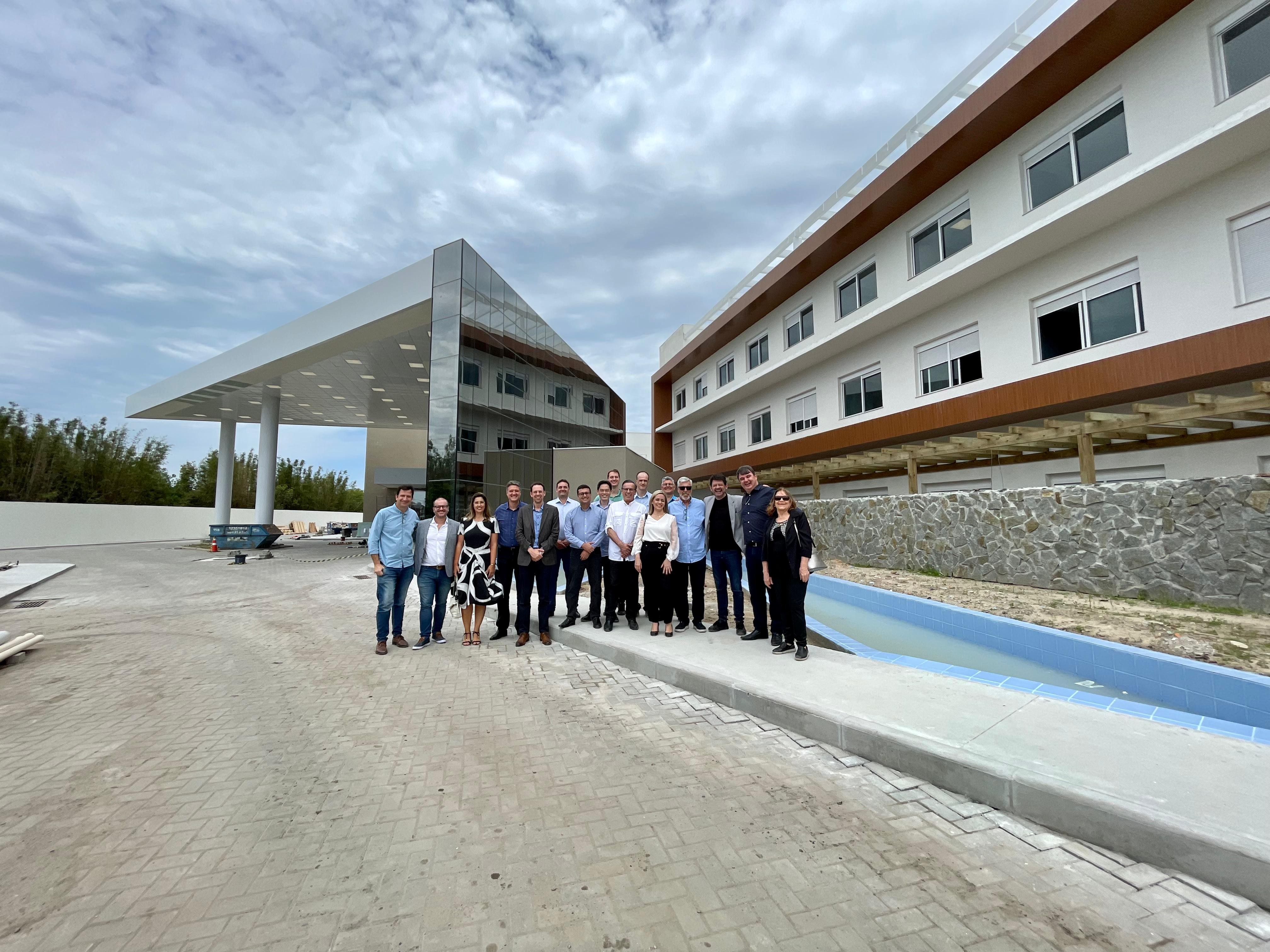 Aliança Pelotas, ACP, Federasul e Yller Biomateriais visitam Hospital Monporto
