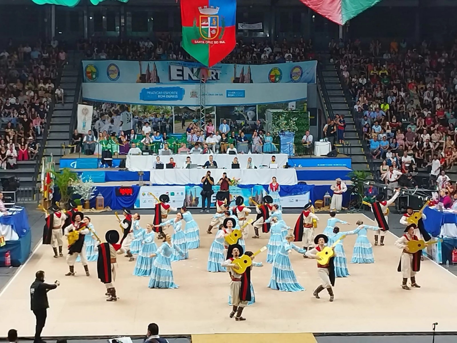 "As Ganhadeiras": CTG Farroupilha, de Rio Grande, se apresenta neste sábado (25) no Enart