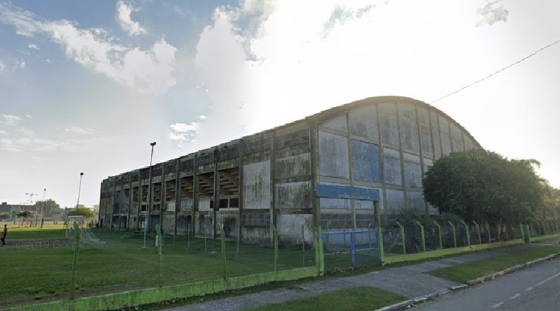 Ginásio Farydo Salomão se prepara para receber nova cobertura 