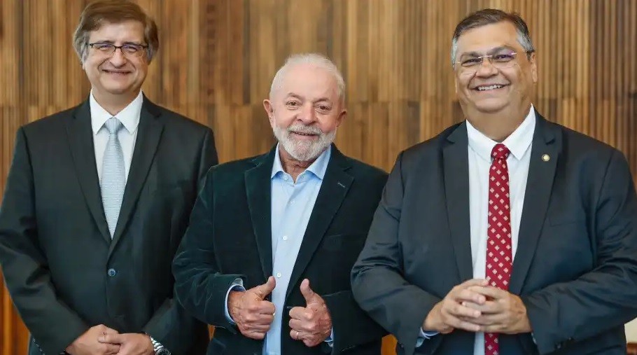 Lula indica ministro Flávio Dino para o STF e procurador Paulo Gonet para a PGR