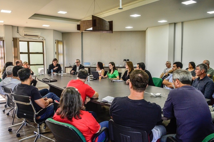 Furg recebe sindicatos para esclarecimentos sobre o novo plano de saúde