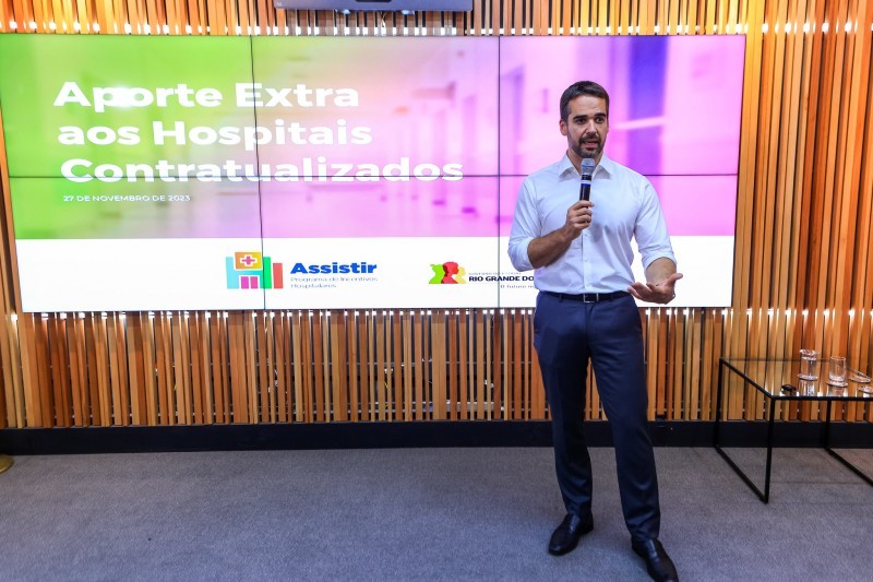 Estado repassa mais de R$ 157 milhões extras a hospitais para pagamento de 13º salário a funcionários