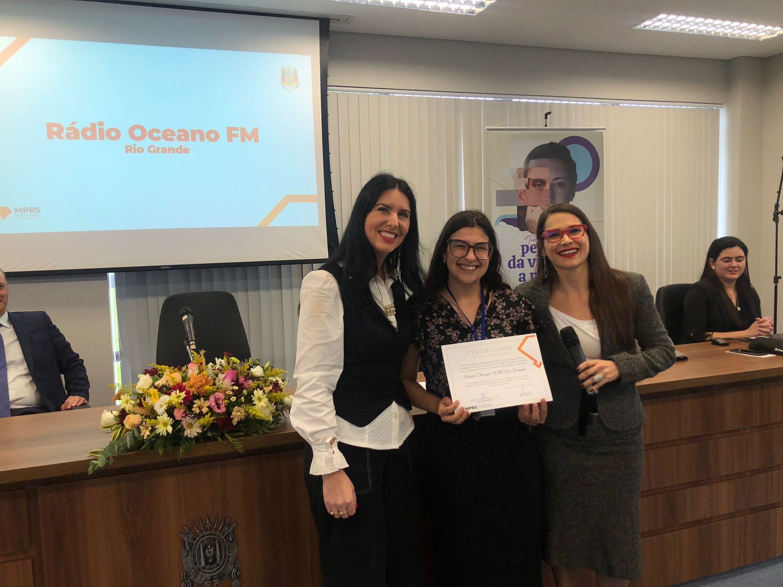 Grupo Oceano recebe homenagem por apoio à rede de atendimento à violência doméstica de Rio Grande