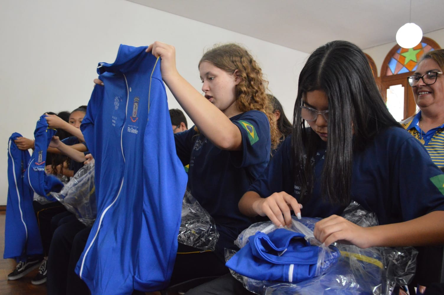Bandas marciais da rede municipal recebem novos uniformes