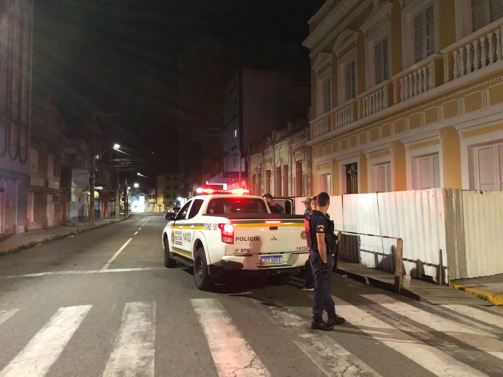 Homem é preso por importunação sexual durante evento de rua em Rio Grande