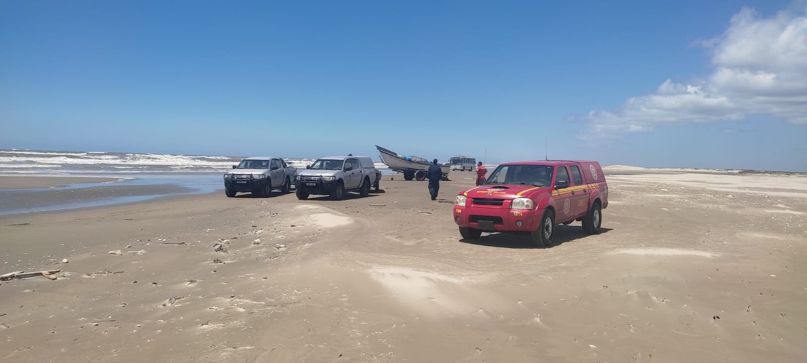 Busca ao último desaparecido no naufrágio continua nesta segunda (11) em Rio Grande