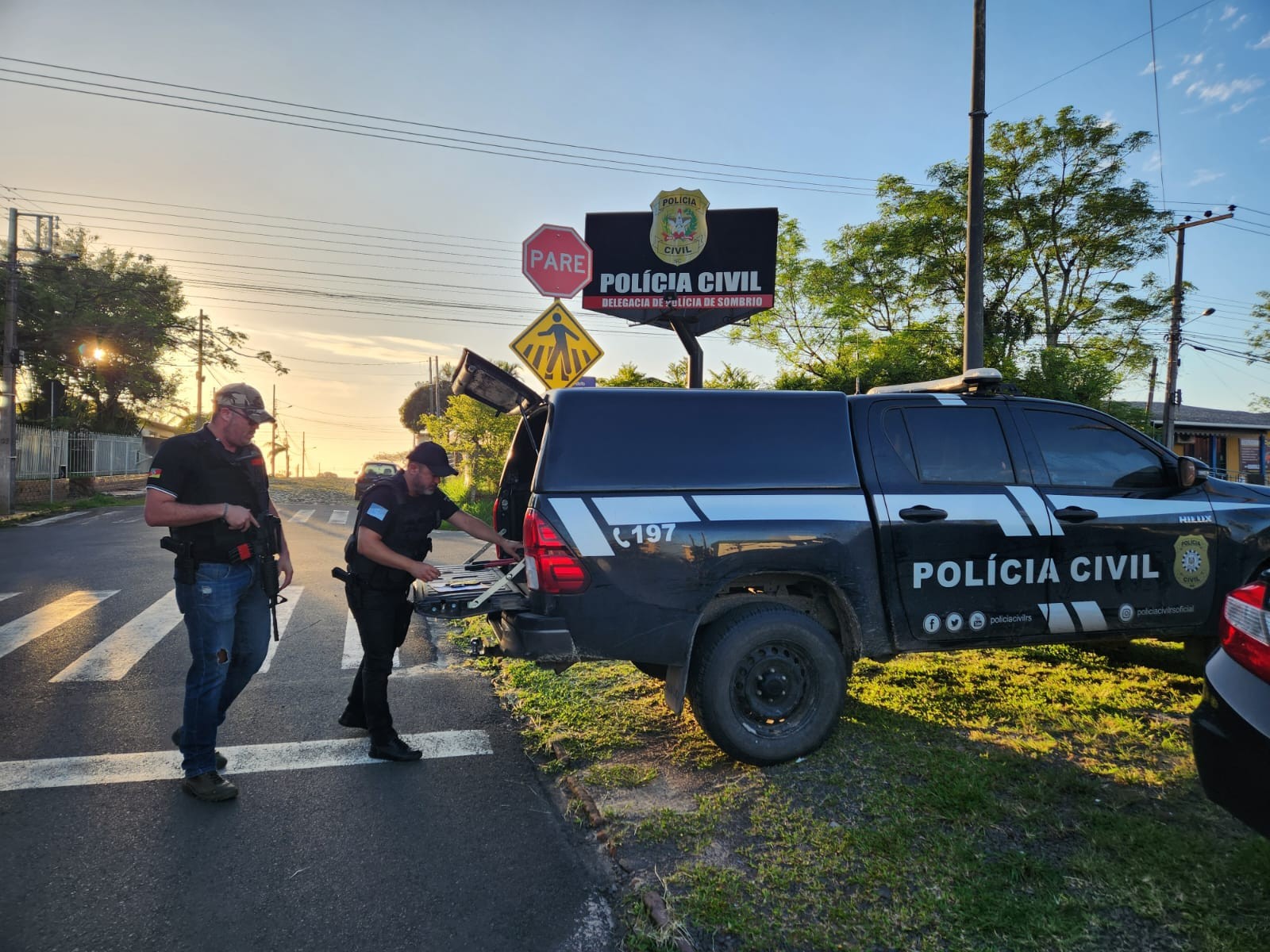 Polícia Civil faz operação contra facção que atuava no furto e receptação de fios na Região Sul