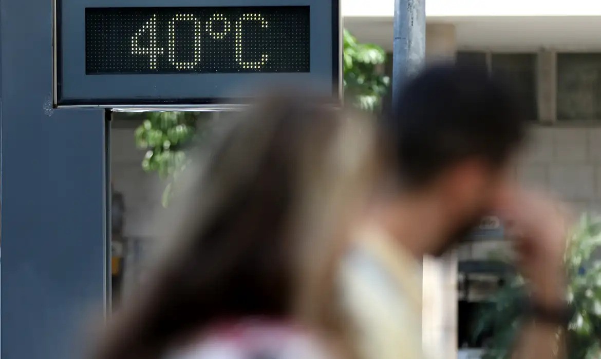 Estado emite alerta para cuidados com calor extremo nos próximos dias