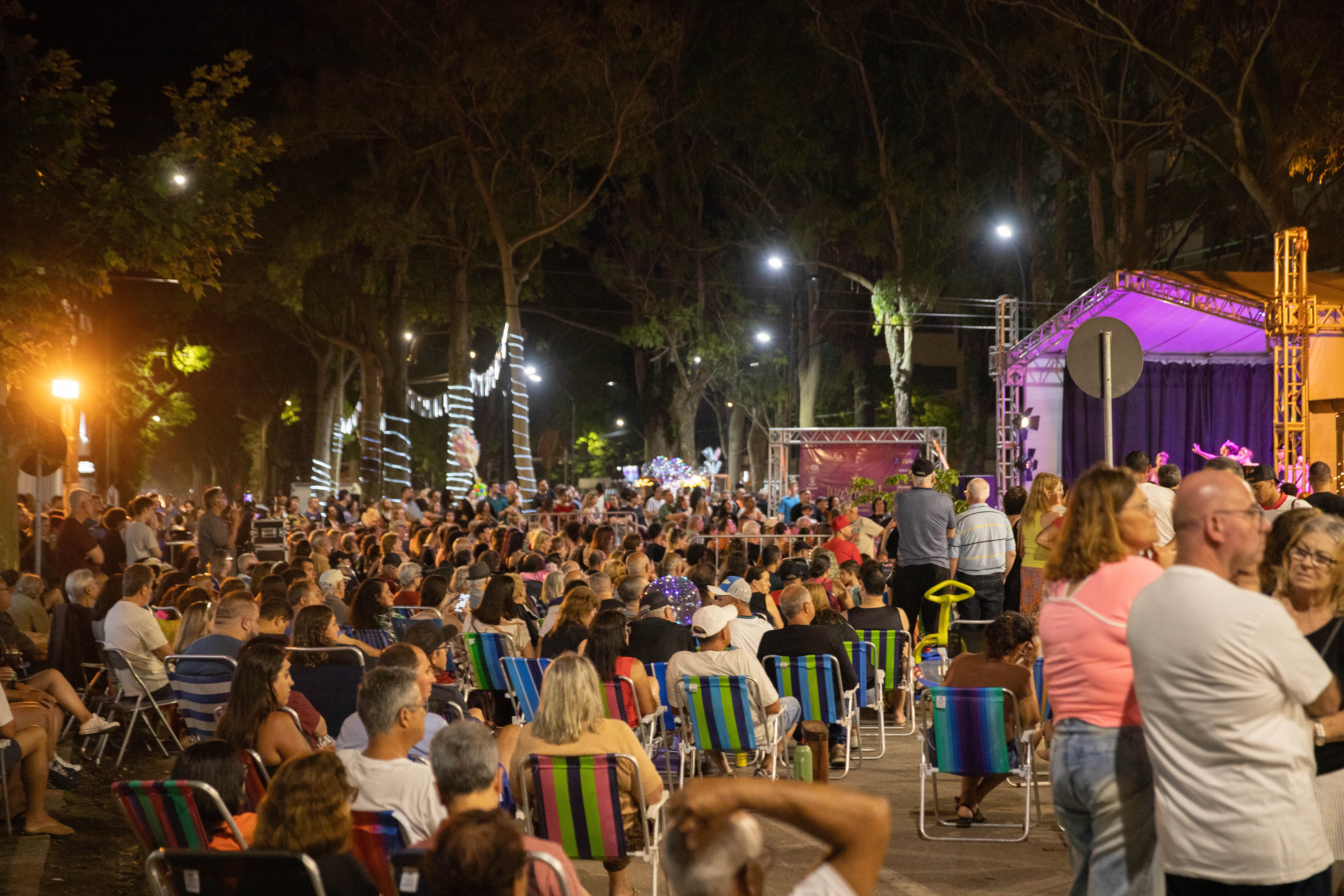 Luzes de Natal teve diversas atividades no final de semana em Rio Grande; confira a programação desta segunda (18)
