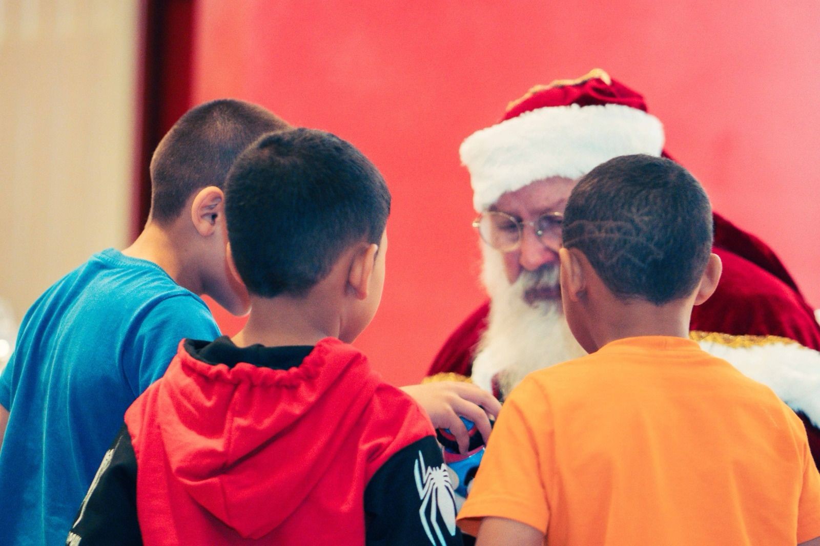 Café com Papai Noel: Partage Rio Grande proporciona dia inesquecível para crianças da Casa Lar de São José do Norte