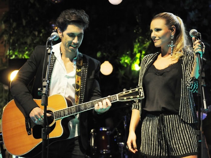 Pré-Réveillon: show de Claus e Vanessa movimenta o Balneário Cassino 