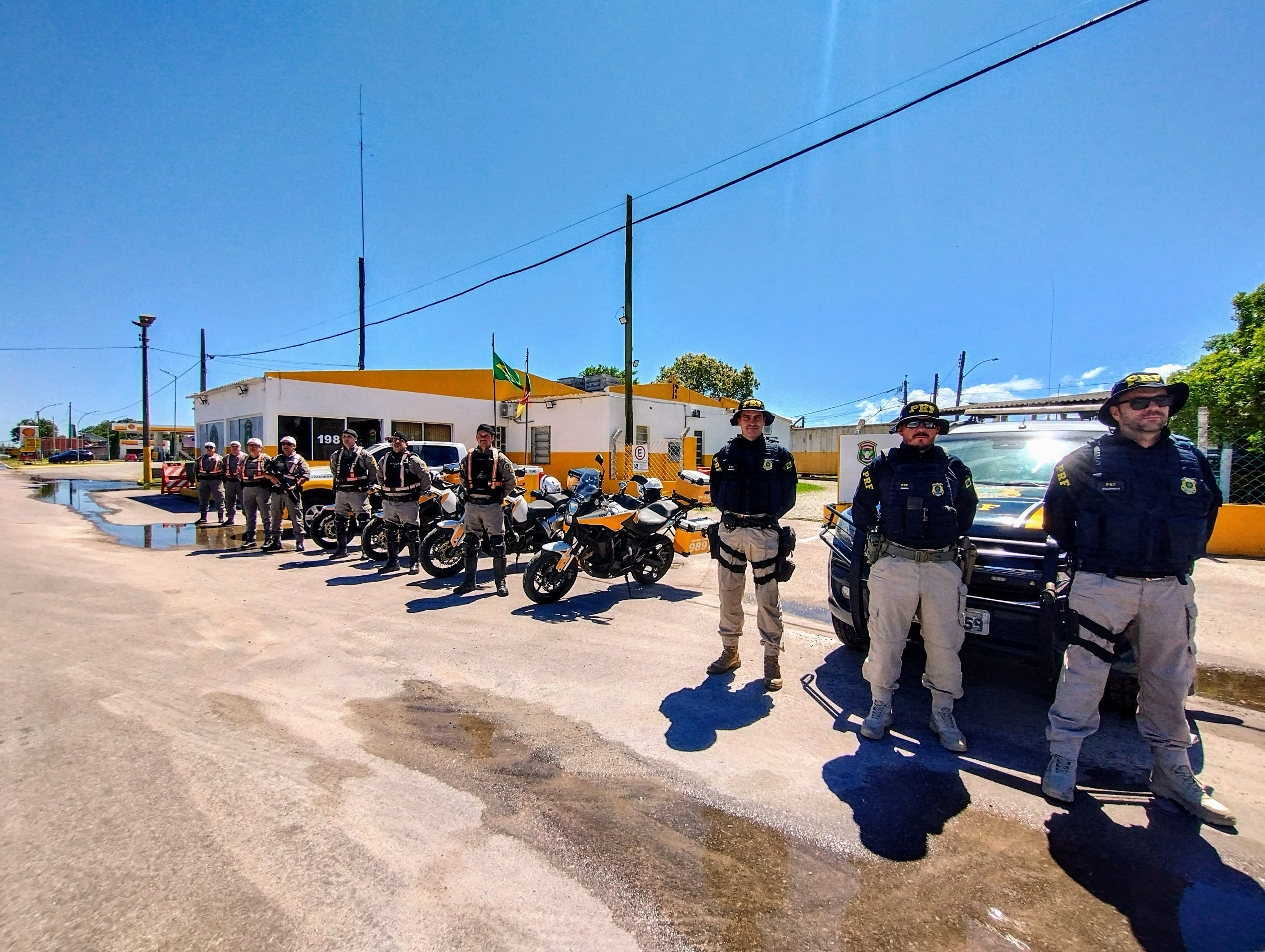 PRF e Comando Rodoviário da Brigada Militar realizam operação integrada em Rio Grande