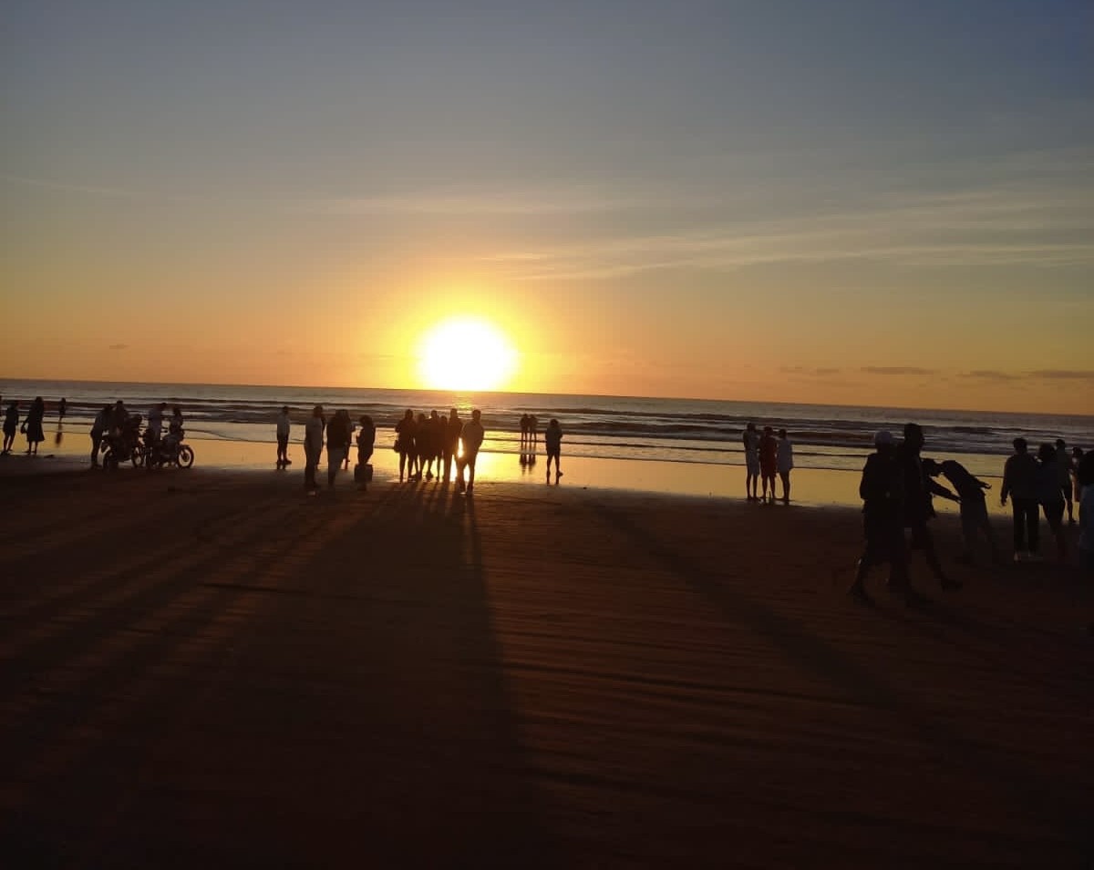 Praia do Cassino recebe milhares de veranistas na abertura do ano