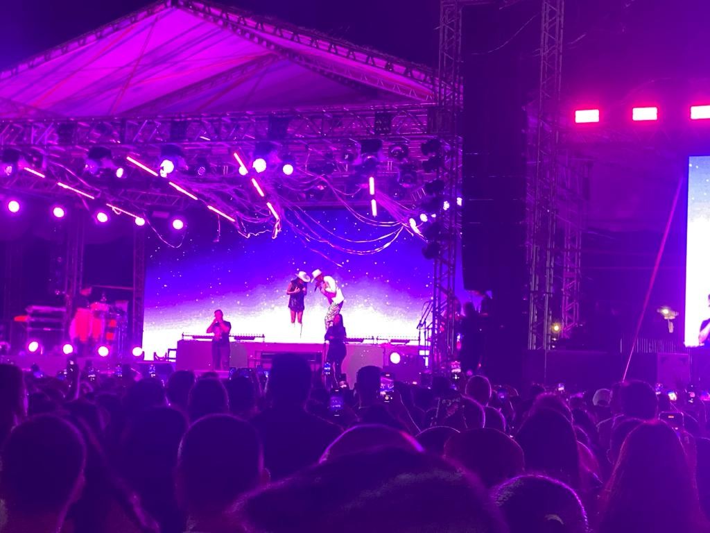 Em primeiro show na região, Ana Castela e Luan Pereira agitam milhares de pessoas no Balneário Cassino