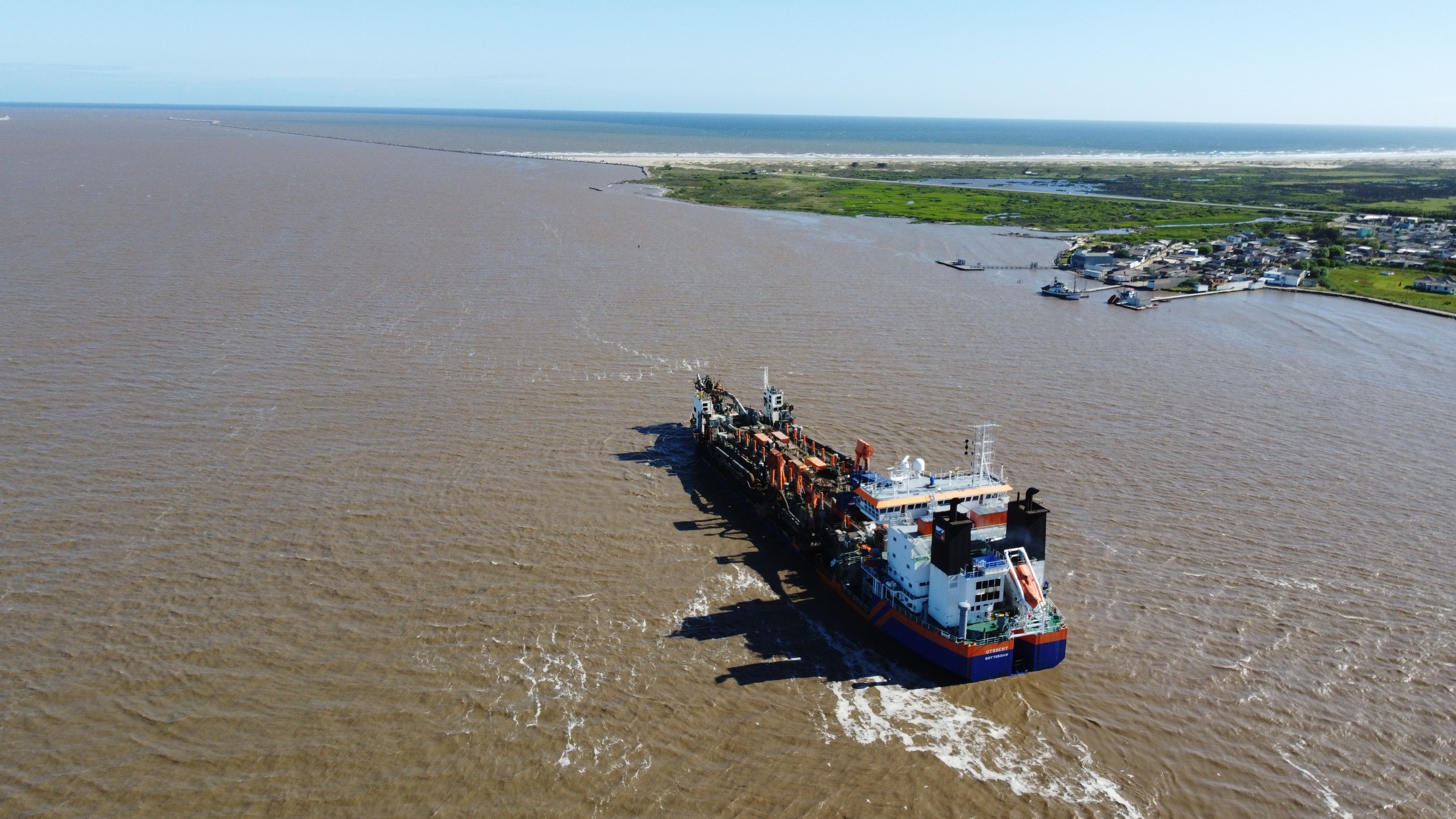 Dragagem do canal de acesso ao Porto deve ser concluída até o final de janeiro