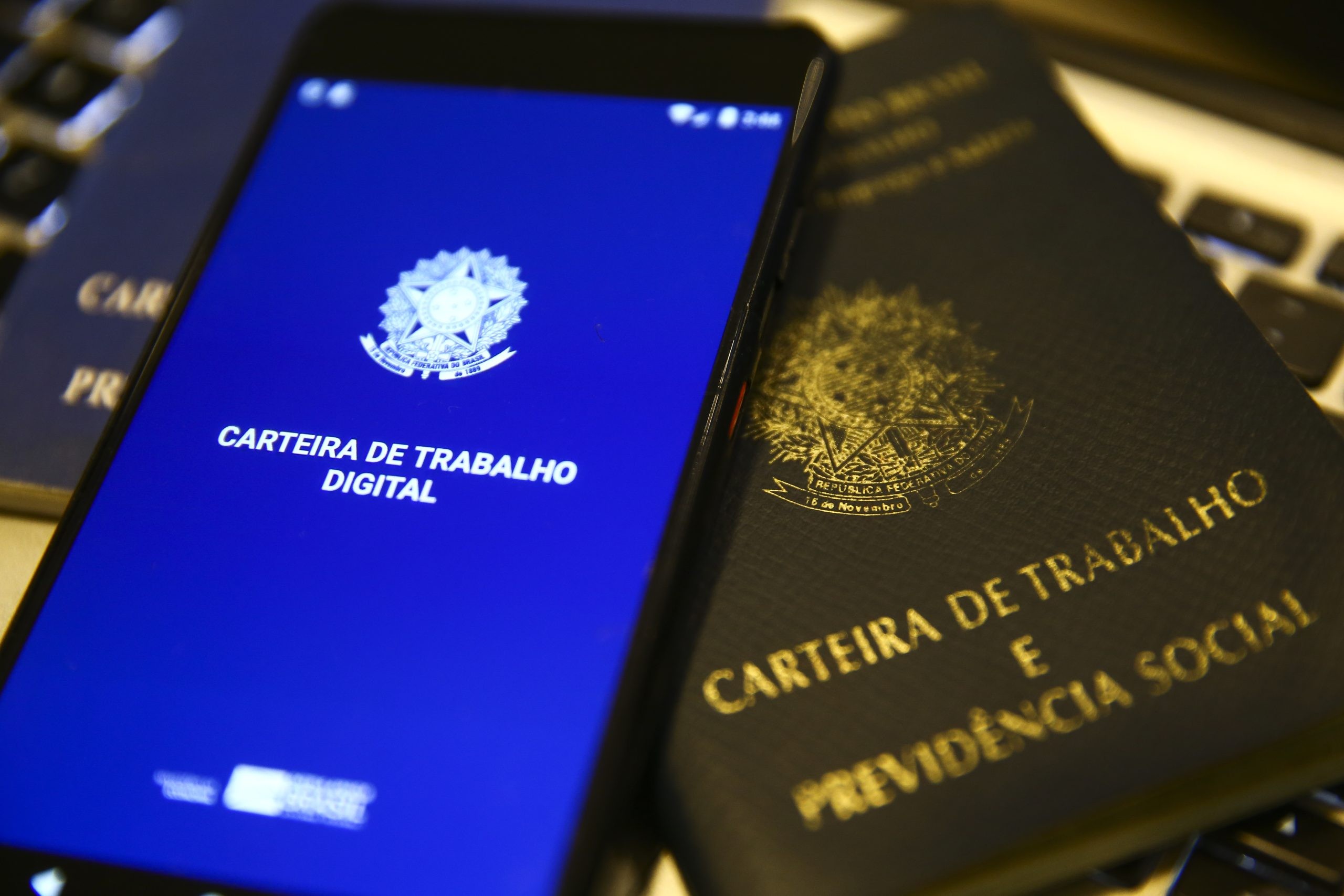 RS gera mais de 14 mil vagas formais de trabalho em outubro
