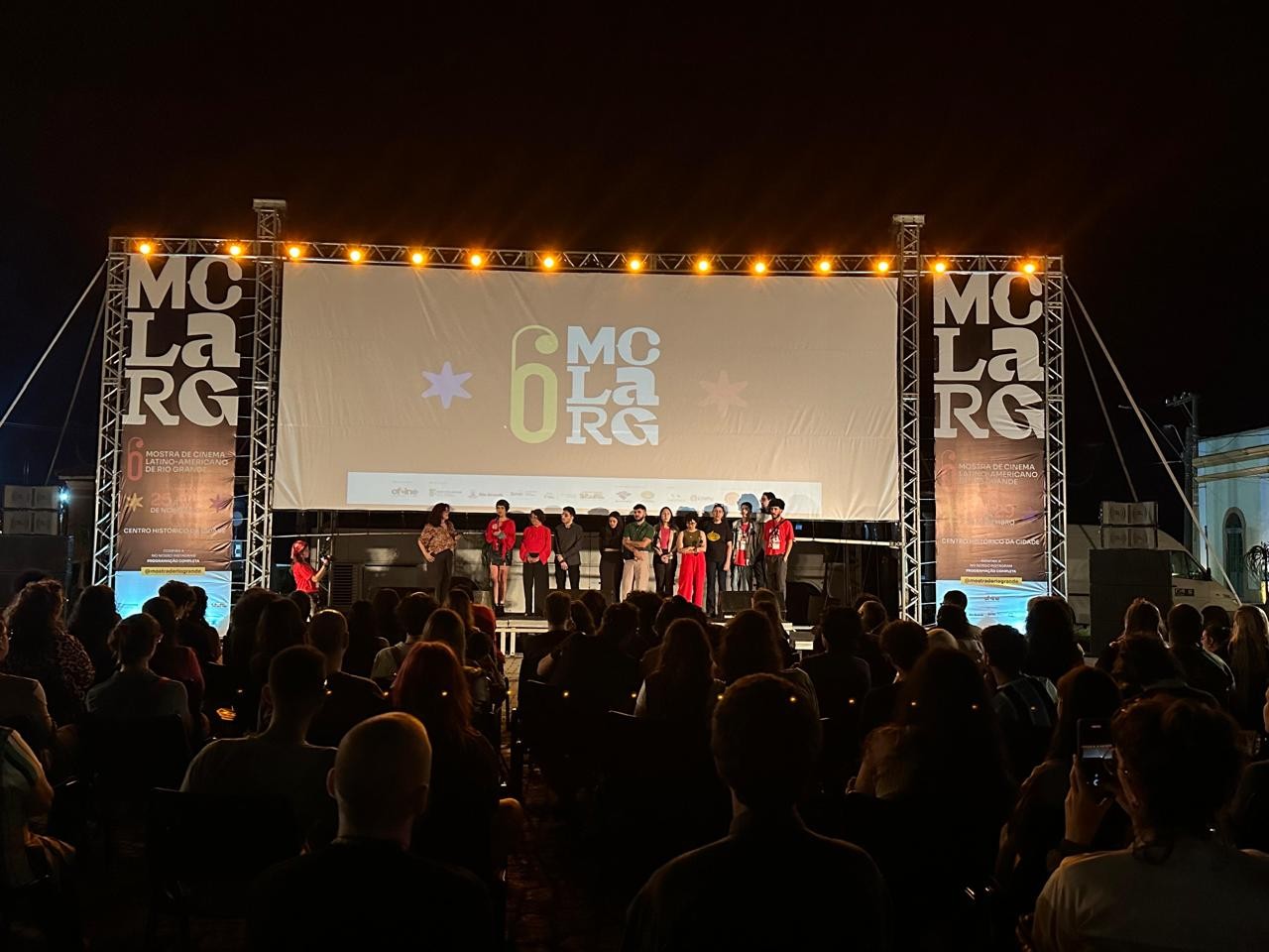 Sucesso de público marca o encerramento da 6ª Mostra de Cinema Latino-Americano de Rio Grande no Largo Barbosa Coelho 