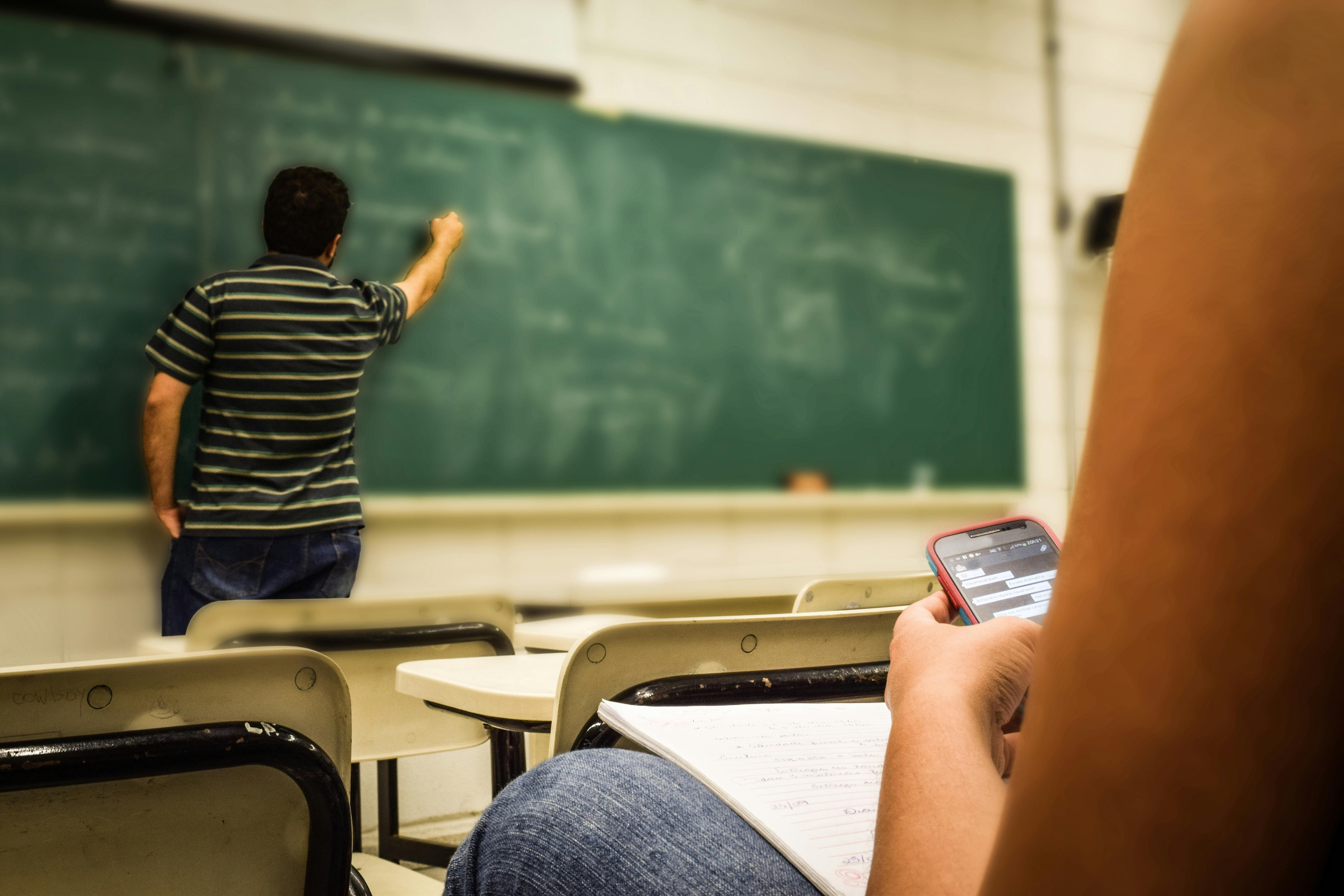 Governo realiza repasse emergencial de R$ 1,44 milhão para escolas da Rede Estadual atingidas pelas enchentes