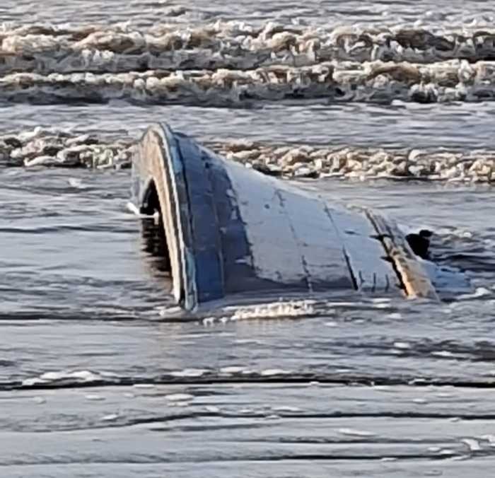 Barco de pesca que estava desaparecido é encontrado na Praia do Cassino