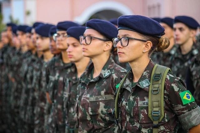 Ministério da Defesa irá abrir 1,5 mil vagas para alistamento militar feminino