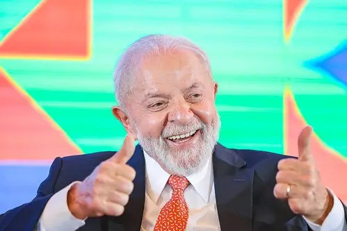 Presidente Lula se recupera de procedimentos médicos e segue internado com cuidados semi-intensivos