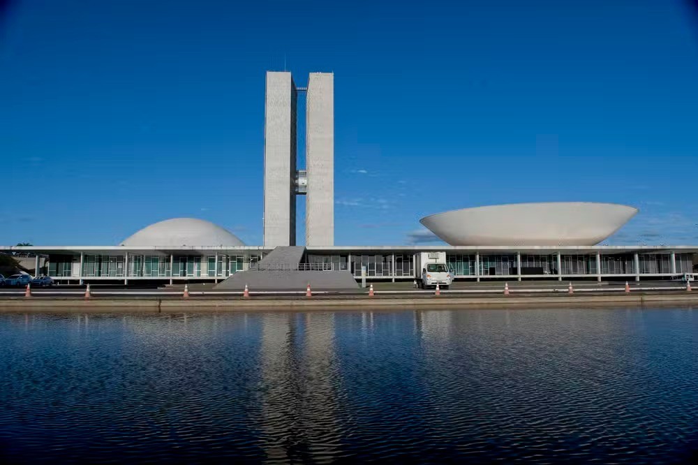 Câmara dos Deputados aprova projeto de cadastro e castração química para pedófilos