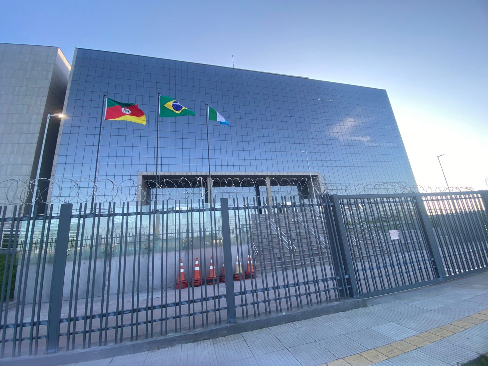 Justiça determina fechamento de valas na região do Cassino em até 5 dias 
