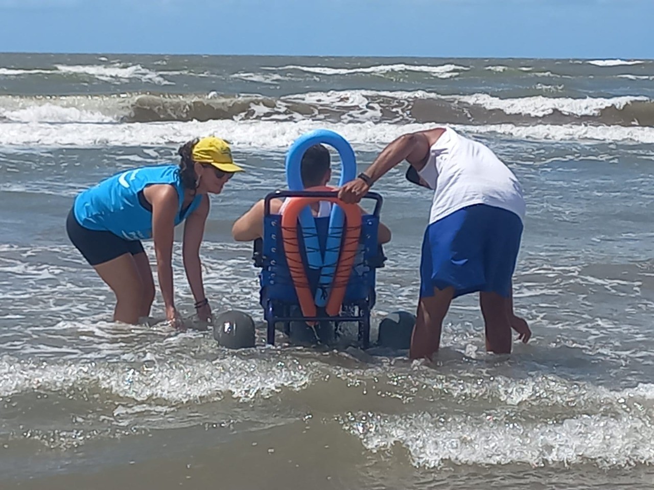 Verão começa com Praia Acessível no Balneário Cassino 
