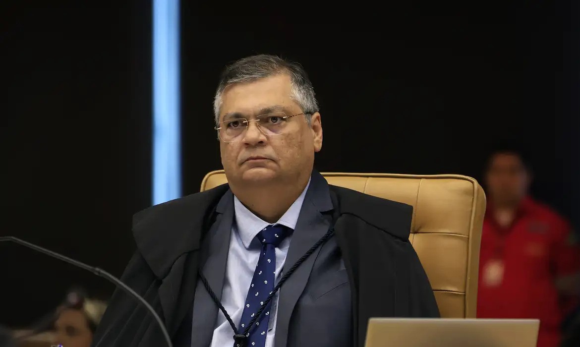 STF determina suspensão do pagamento de R$ 4,2 bi em emendas parlamentares