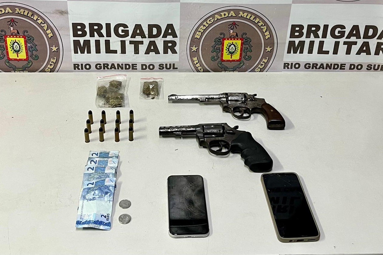 Homem é preso e adolescente é apreendido por porte ilegal de arma de fogo no Centro de Rio Grande 