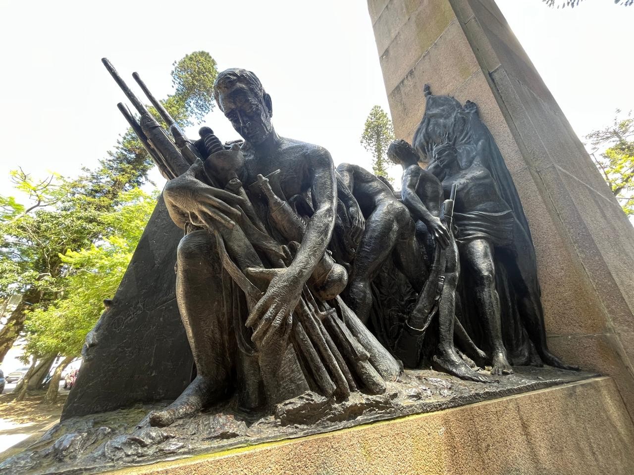 Prefeitura entrega recuperação do Monumento ao Brigadeiro José da Silva Paes