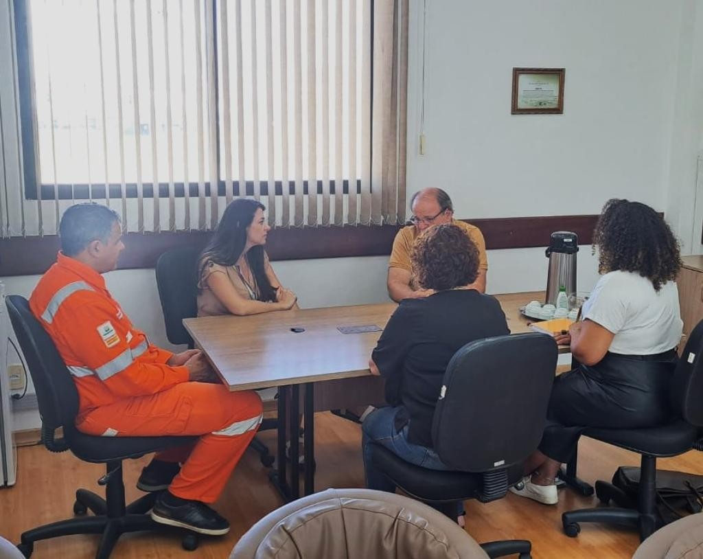 Instituições se somam ao mutirão na região da Mangueira