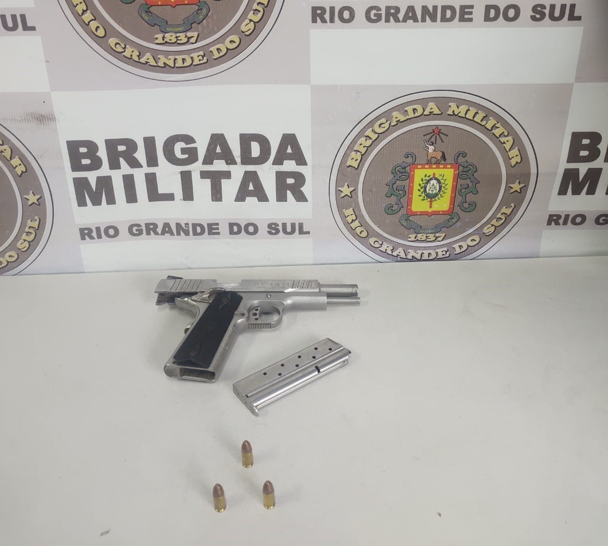 Brigada Militar apreende adolescente porte ilegal de arma de fogo em Rio Grande 
