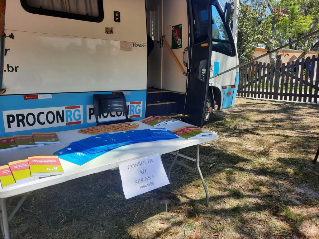 Procon realiza atendimento na Praia do Cassino nesta sexta-feira (24)